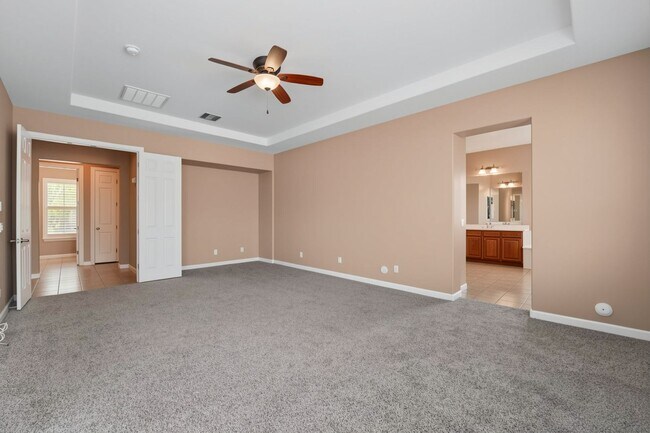 Building Photo - Welcome to this inviting Phoenix Rental - Available!