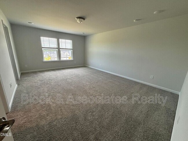 Building Photo - 3230 Pelican Ln