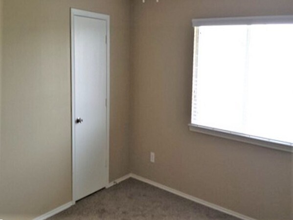 Building Photo - 3406 Chateaucrest Ct