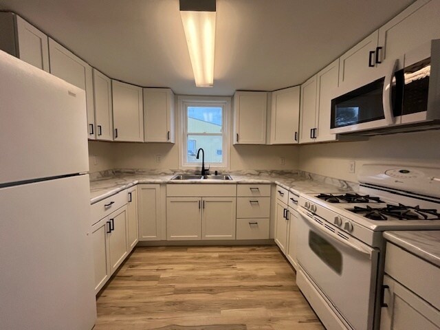 Building Photo - 1301 E 6th St