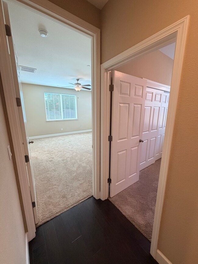 Building Photo - 1587 Manzanita Way