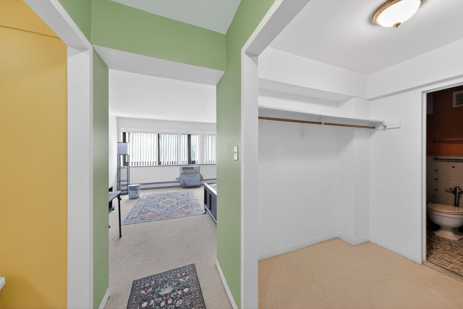 Building Photo - 7337 S South Shore Dr