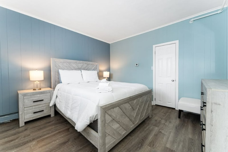 Building Photo - 46 E Grand Ave