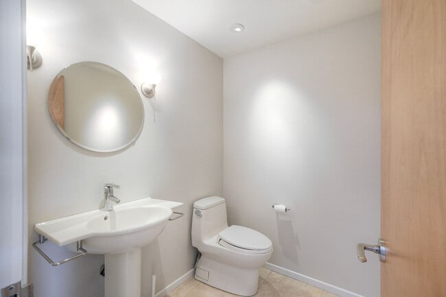 Building Photo - 2239 Del Mar Scenic Pkwy