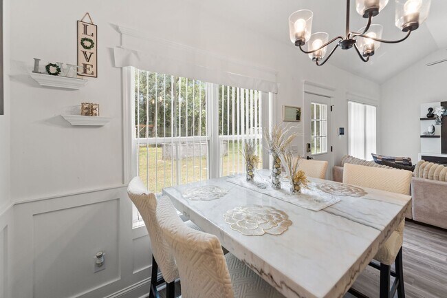 Building Photo - Comfort & Style Meet in This Beautiful 4 Bedroom Midway Home