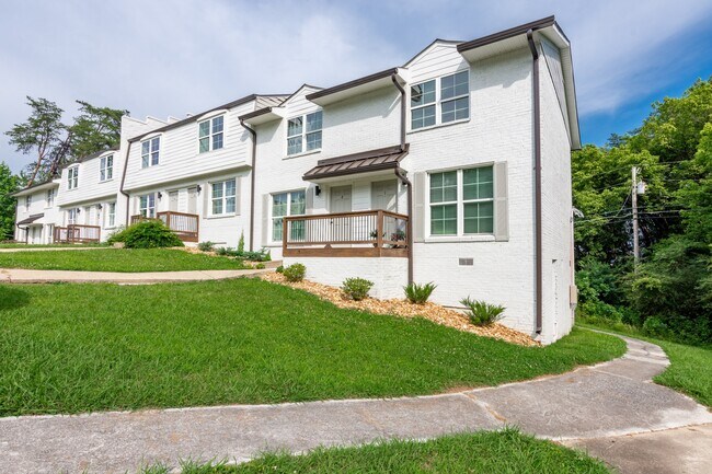 Building Photo - 400 Gallery Ln