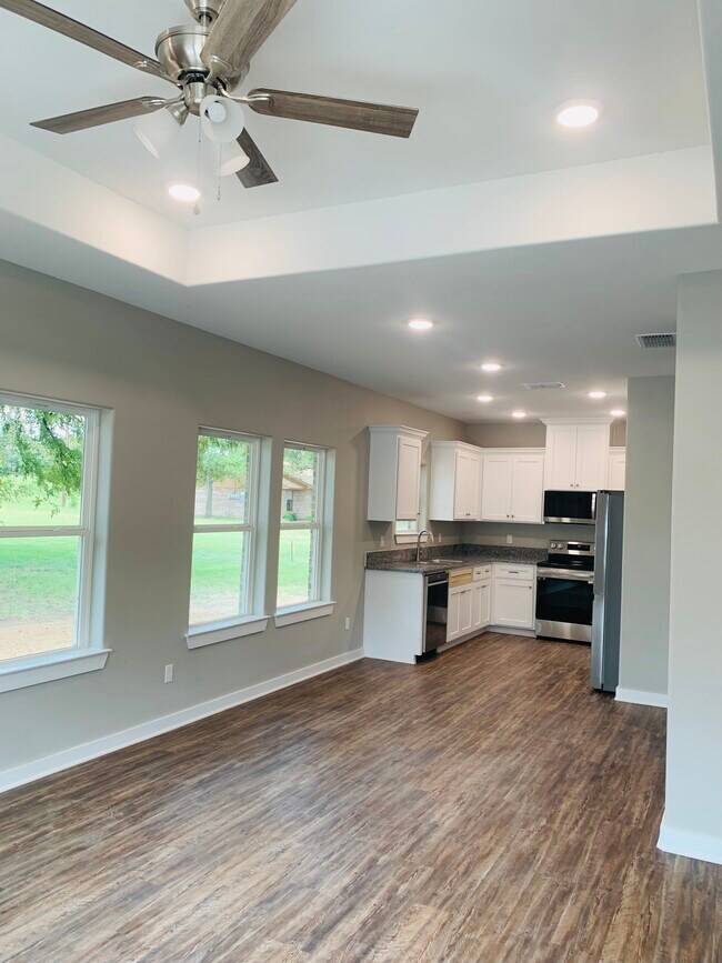 Building Photo - Chestnut (440)