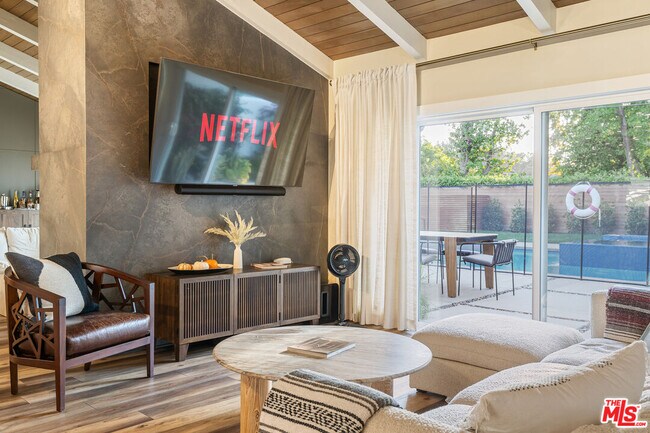 Building Photo - 4731 Deseret Dr