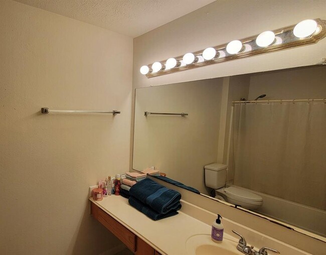 Building Photo - 3115 Lantern Bay Ln