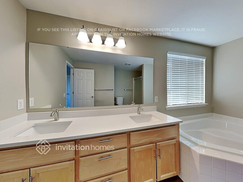 Building Photo - 19917 18th Ave Ct E