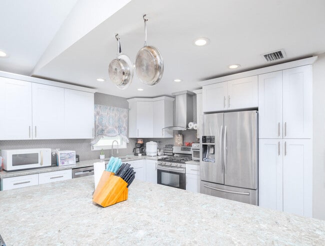 Building Photo - 29283 Coconut Palm Dr