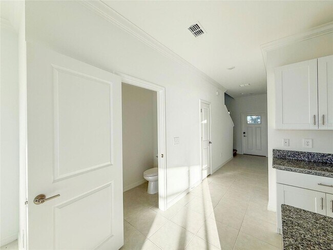 Building Photo - 9001 Gallantree Pl