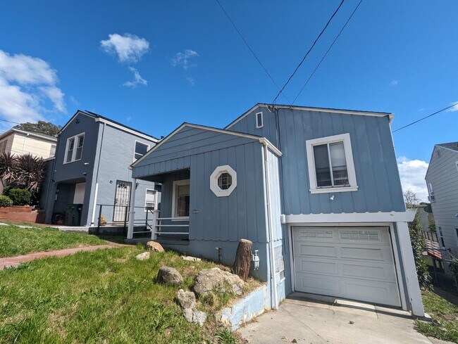 Primary Photo - 3566 66th Ave