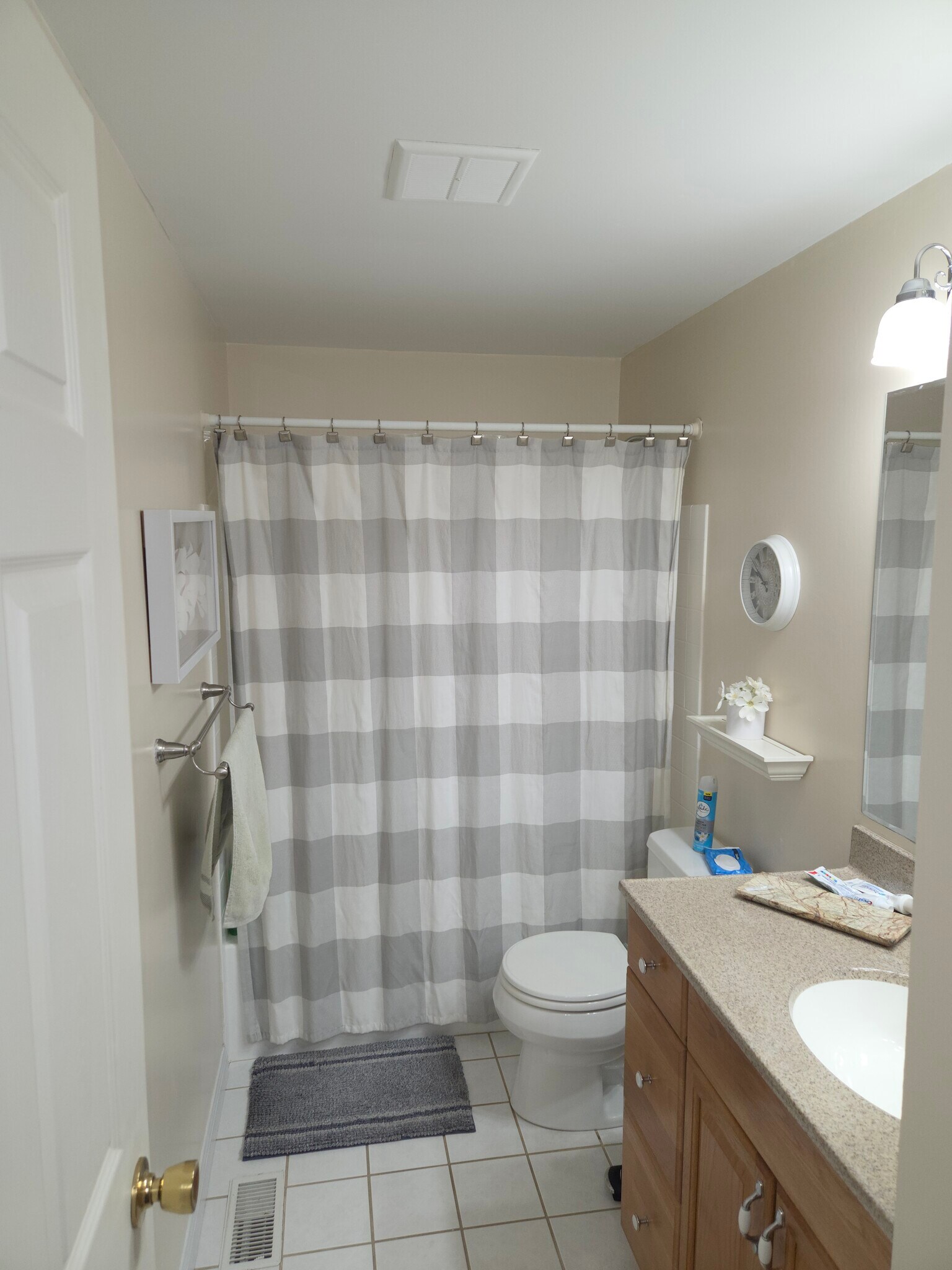 Building Photo - 236 Cresthaven Ln