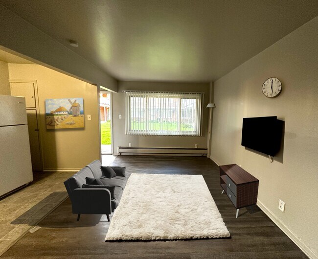 Building Photo - 15041 Greenfield-15