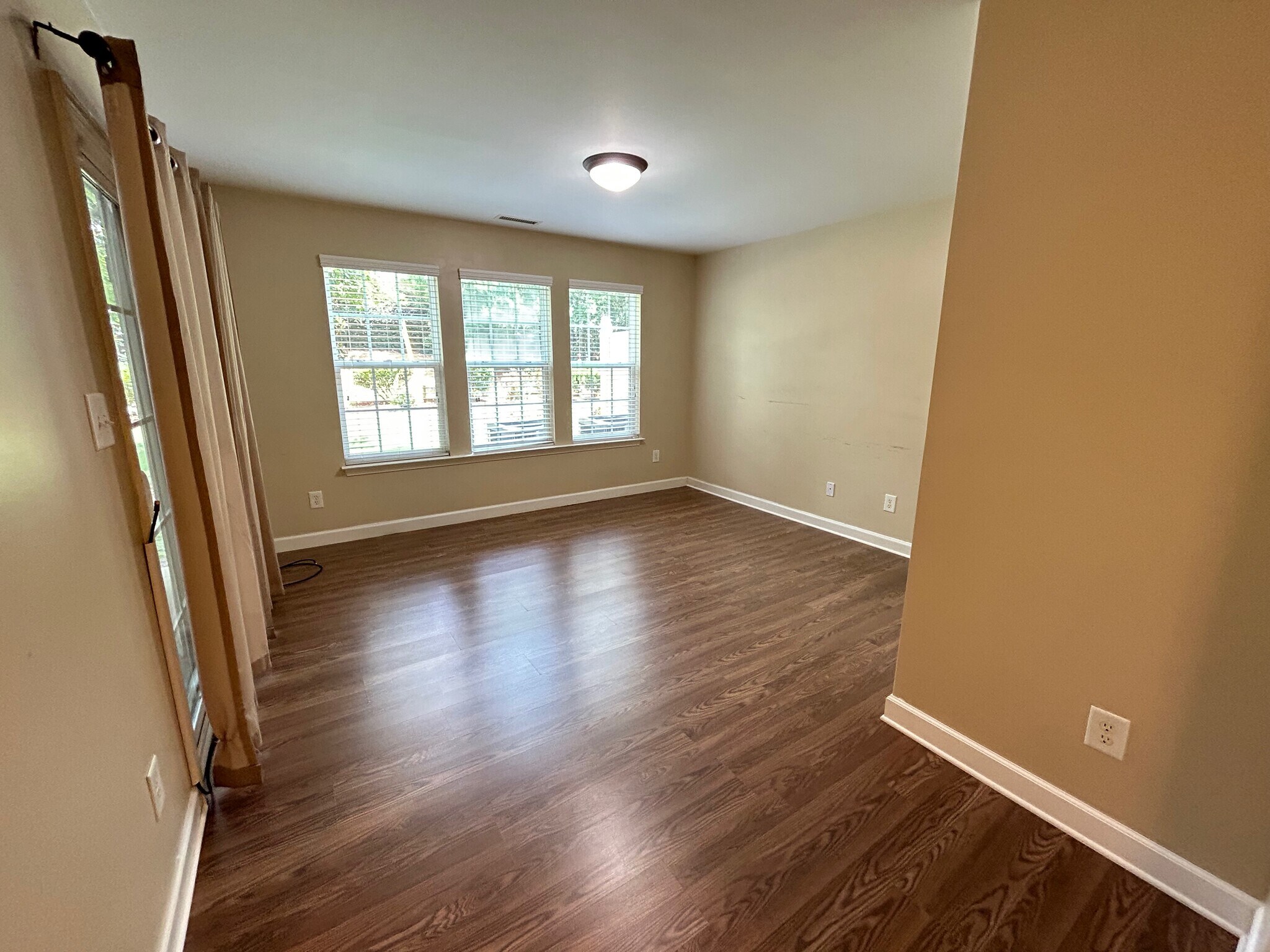 Building Photo - 105 Havelock Ct