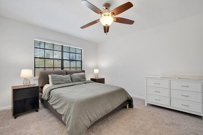 Building Photo - 890 Richardson Rd