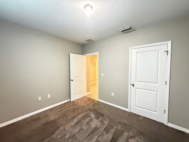 Building Photo - Wonderful 3 Bedroom, 2 Bathroom SMART Home in Wildwood!!