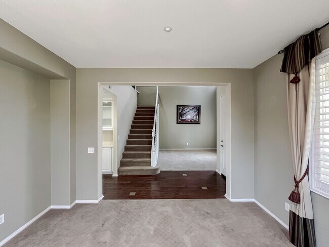 Building Photo - MUST SEE! Beautiful 3 bedroom + Loft + Office Space (or convert to 4th bedroom) + Large Backyard ...