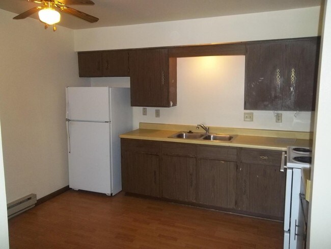 Kitchen - 5107 Byrd Ave