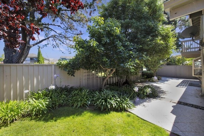Building Photo - 976 Pizarro Ln