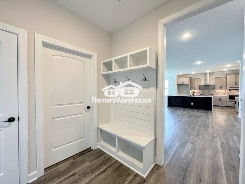 Building Photo - 1829 Malvern Dr