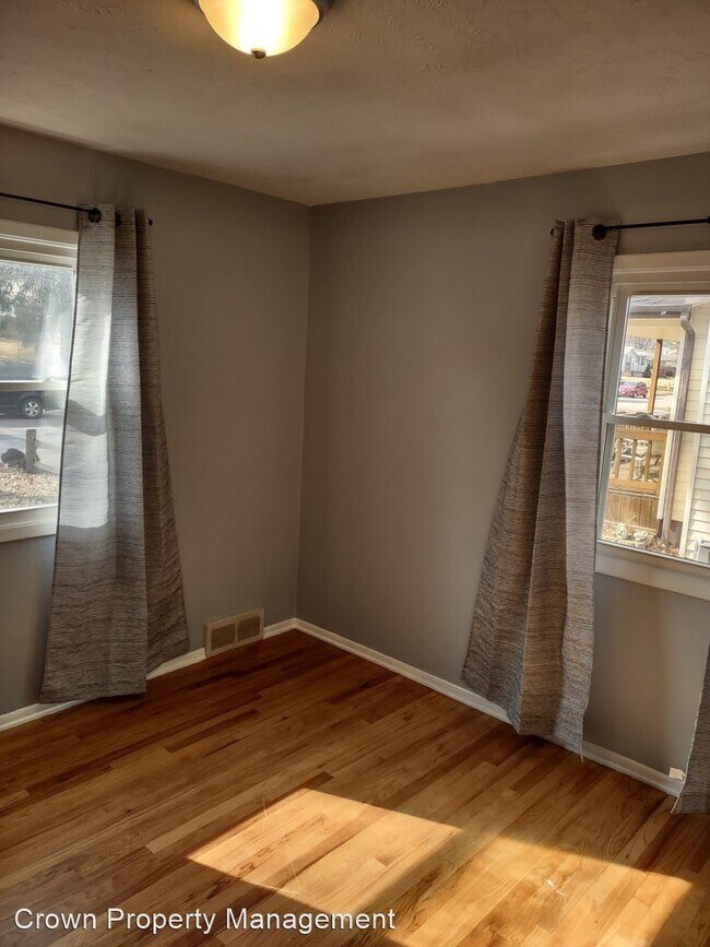 Building Photo - 3 br, 1 bath House - 8902 Westridge Dr