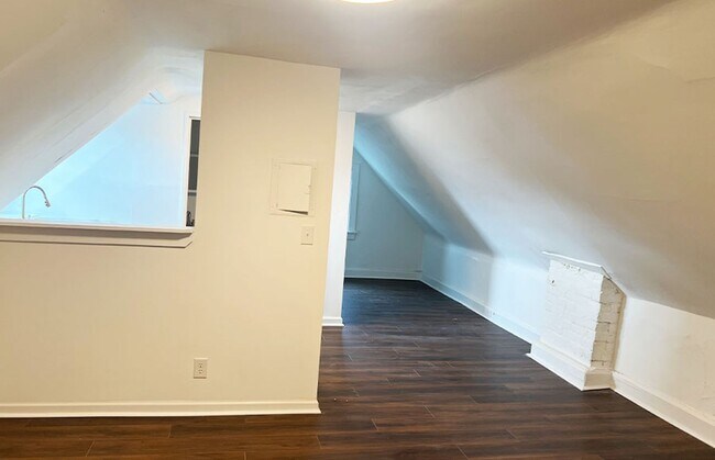 Building Photo - 2309 Clifton Ave