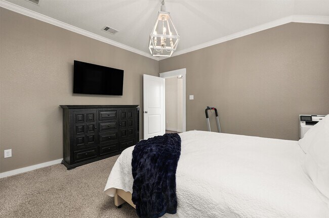 Building Photo - 2505 Bernadino Dr