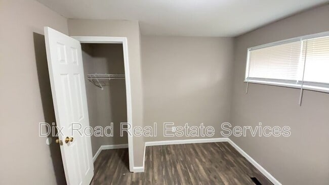 Building Photo - 5269 Harshmanville Rd