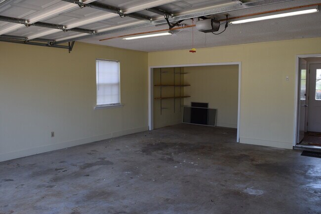Building Photo - CHAPELWOOD SUBDIVISION!