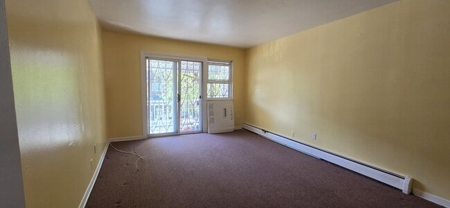 Building Photo - 41-85 Denman St