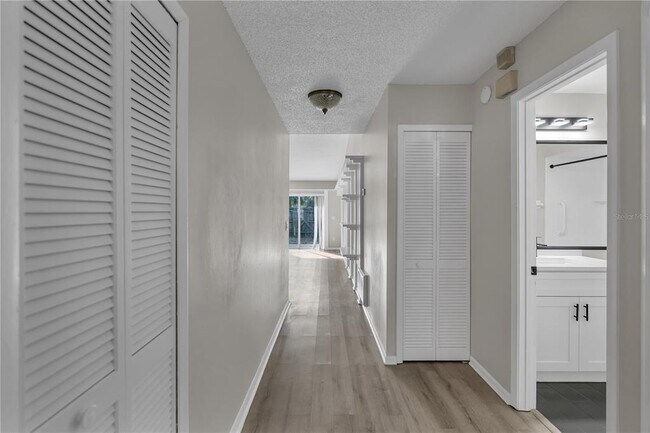 Building Photo - 8313 Citrus Chase Dr
