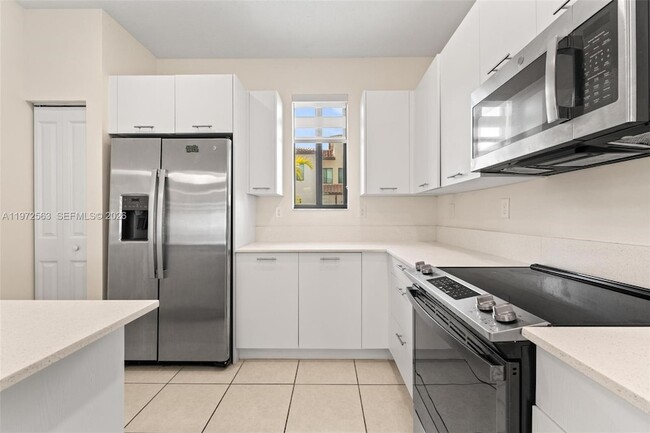 Building Photo - 4546 NW 83rd Ave