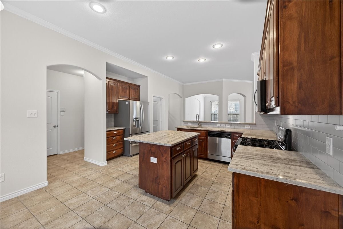 KITCHEN - 6124 Amberjack Trl