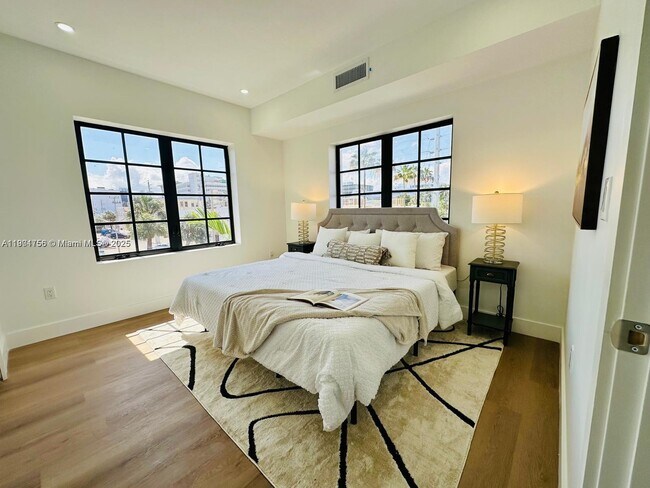 Primary Photo - 1619 Jefferson Ave