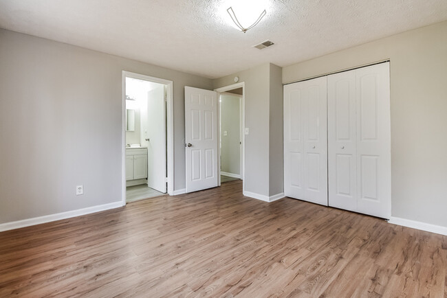 Building Photo - 3 Bedroom Atlanta Home