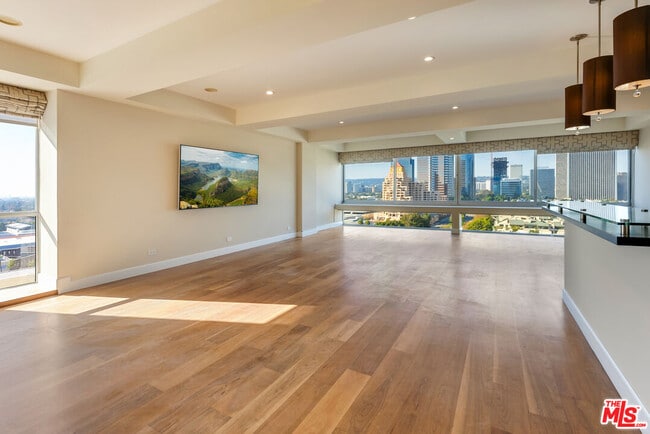 Building Photo - 2220 Ave of the Stars