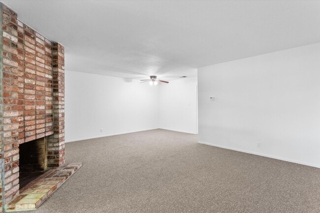 Building Photo - 1145 Bismarck Ln