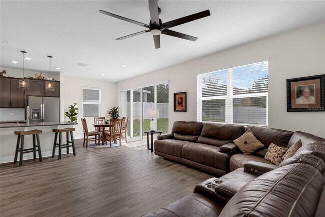 Building Photo - 2532 Autumn Stream Dr