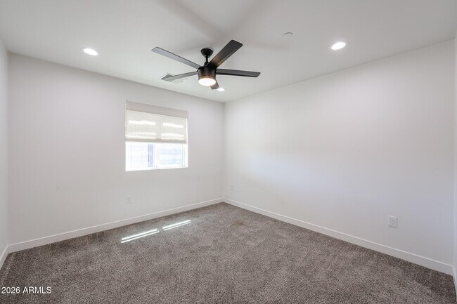 Building Photo - 2651 N 71st Pl