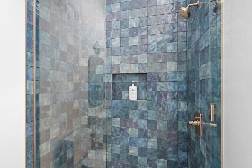 Building Photo - 2831 NW Cornell Rd