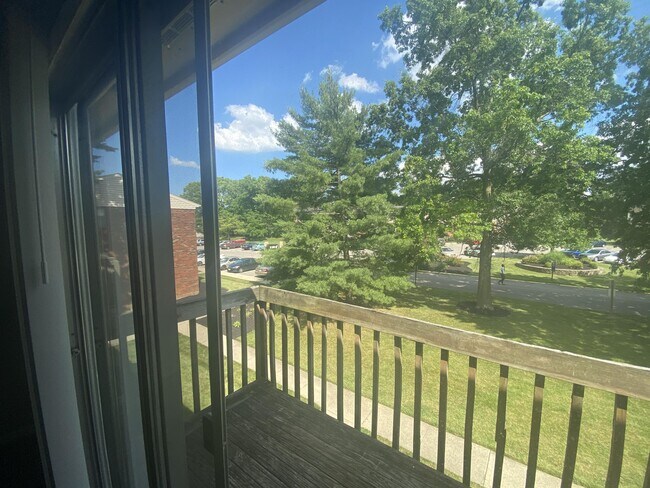 Building Photo - 8473 Beech Ave