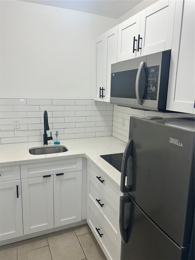 Building Photo - 711 NW 55th St