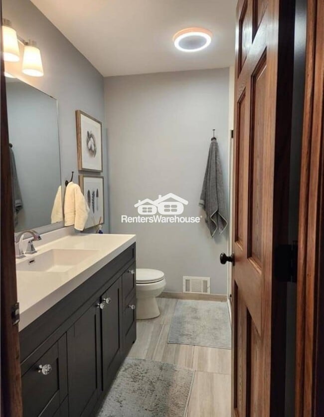 Building Photo - 1322 Meadowlark Dr