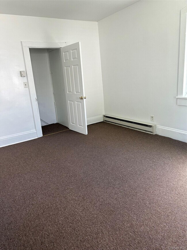 Building Photo - 1110 NY-94