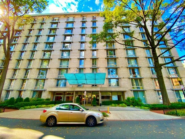 Primary Photo - Great Foggy Bottom One Bedroom with Roof T...