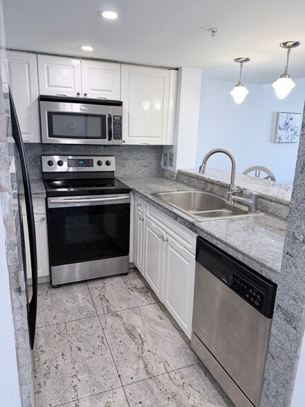 Building Photo - 1900 Purdy Ave