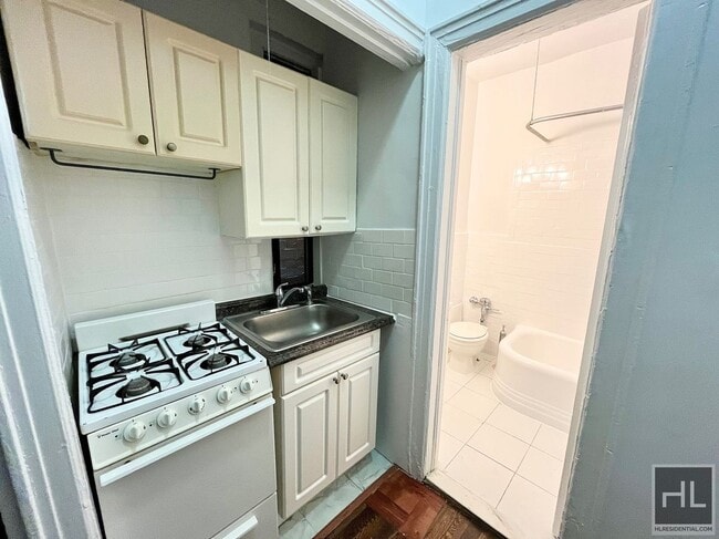 Building Photo - 414 E 58th St