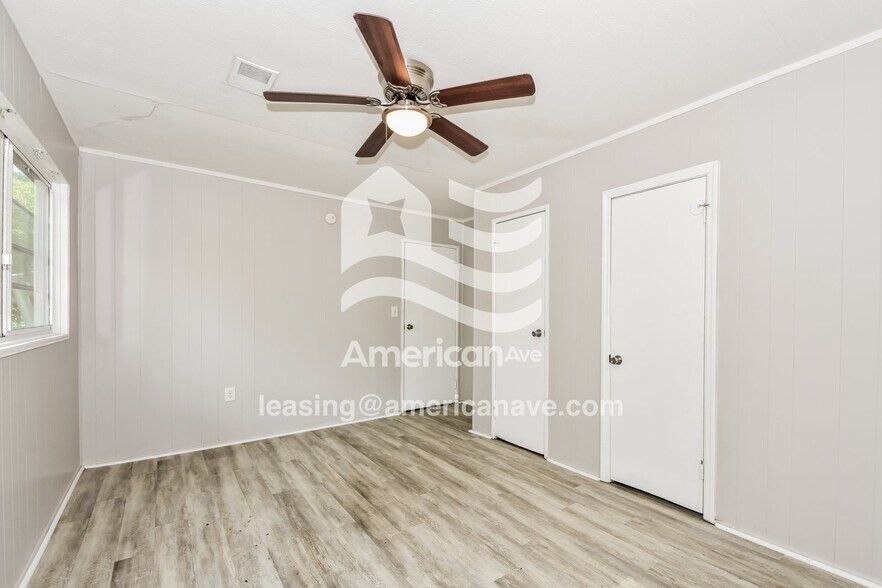 Building Photo - 926 Poplar St